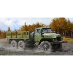 TRUMPETER 01027 Samochód ciężarowy URAL-4320 - 1:35