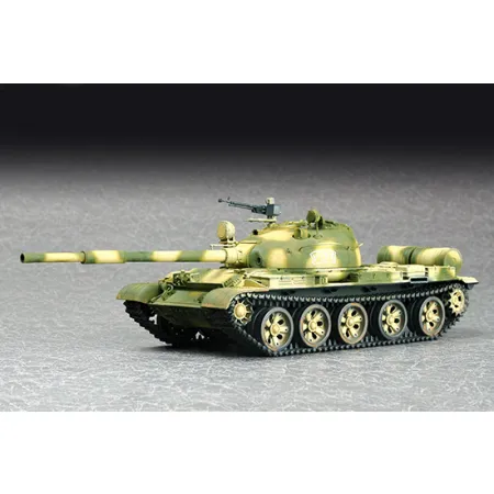 TRUMPETER 07147 Russian T-62 Main Battle Tank Mod.1972  - 1:72